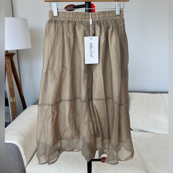 NWT Two Pieces Cropped Jacket with Butterfly Embroidered Button with Tan Skirt - Picture 10 of 13